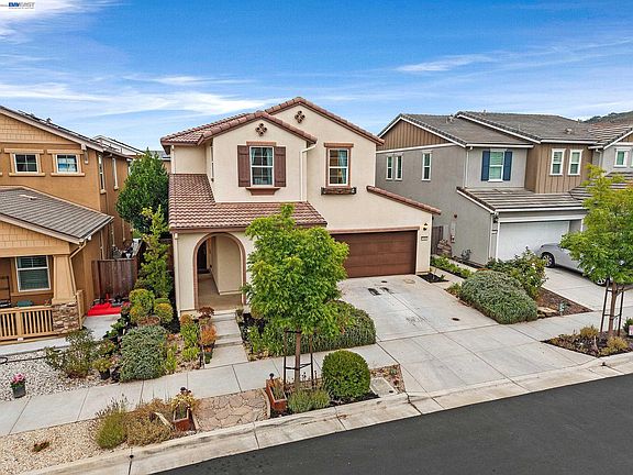 3rd image of 6460 Godani St