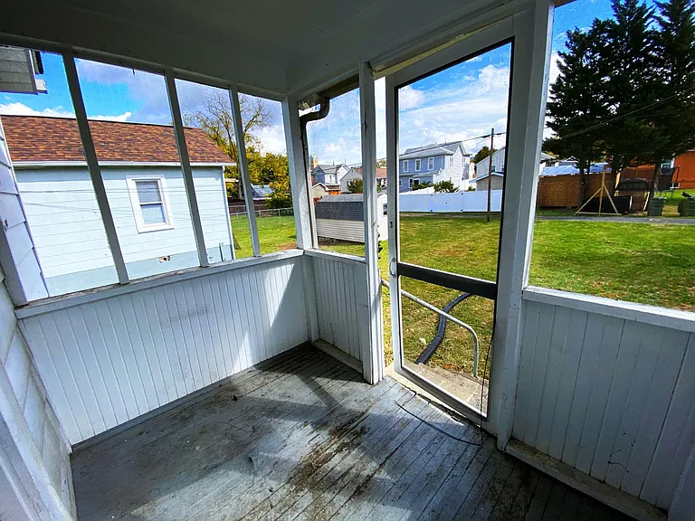 610 Sherwood Ave — Photo 28