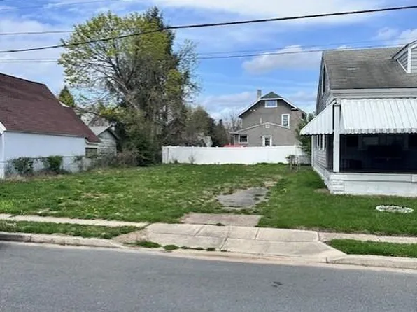 5 W Summit Ave, Wilmington, DE 19804