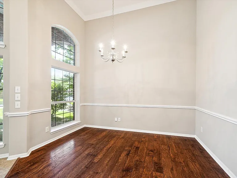 30507 Russell Point Dr — Photo 7