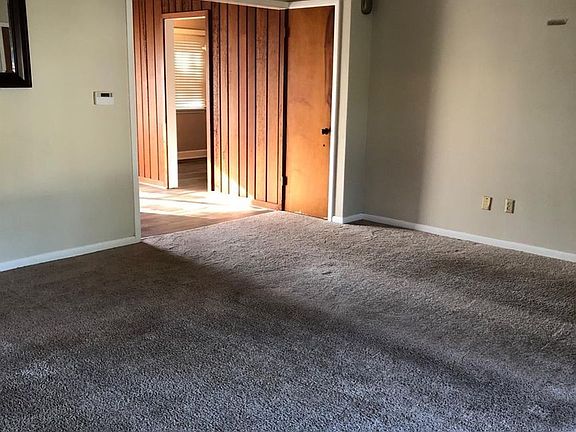 4th image of 2611 Eastwood Dr