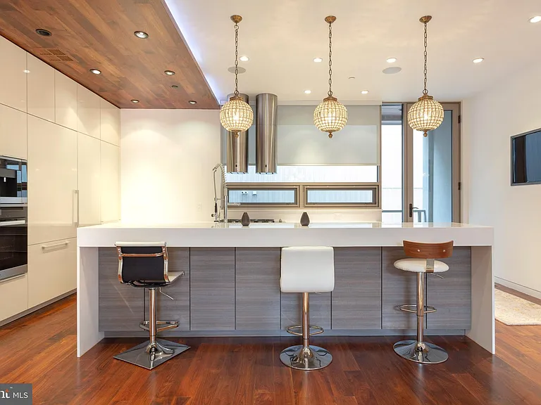 111 Walnut St — Photo 4