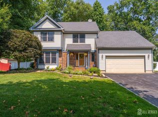 27 Oakland Rd, Old Bridge, NJ 08857