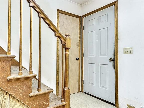 3rd image of 22 Boulder Ave