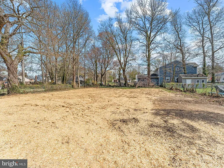 204 E Mill Rd — Photo 25