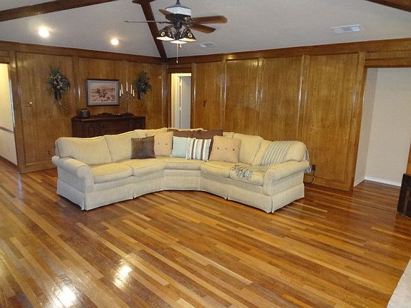 3rd image of 355 Donna Dr