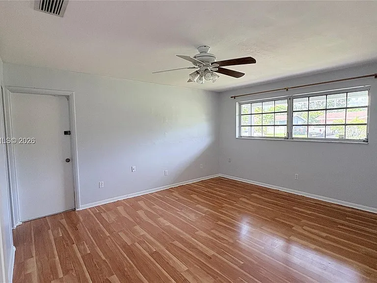 4440 NW 4th Ct — Photo 4