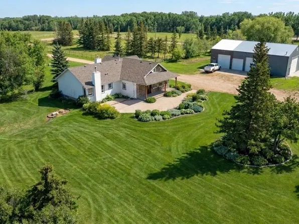 26317 Township Rd #552, Sturgeon County, AB T8R 1T4