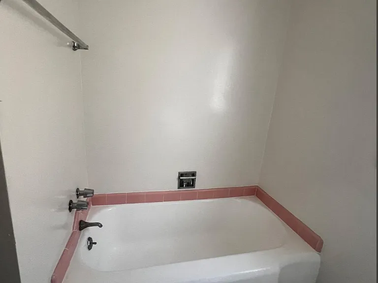 6542 Franklin Ave #14 — Photo 12
