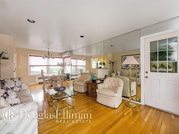 4th image of 247 Hallman Ave
