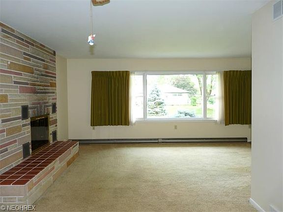 4th image of 81 Wildwood Dr