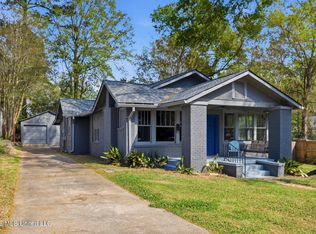 1318 Linden Pl, Jackson, MS 39202