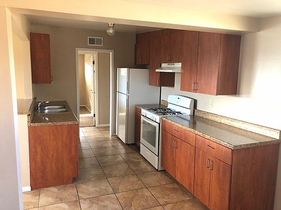 4th image of 9542 Lindsey Dr