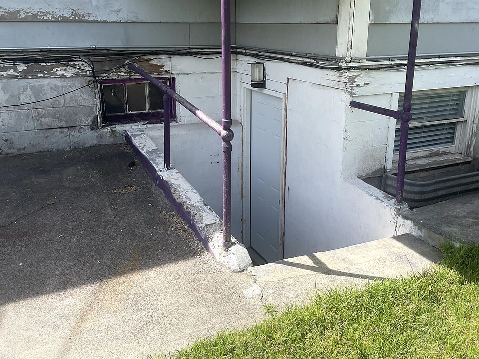 1st image of 101 1/2 W Chestnut St #1/2