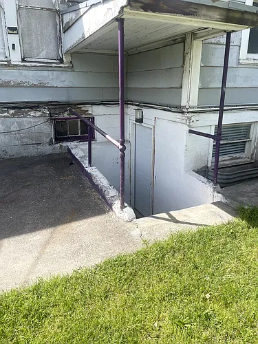 101 1/2 W Chestnut St #1/2 Photo 1