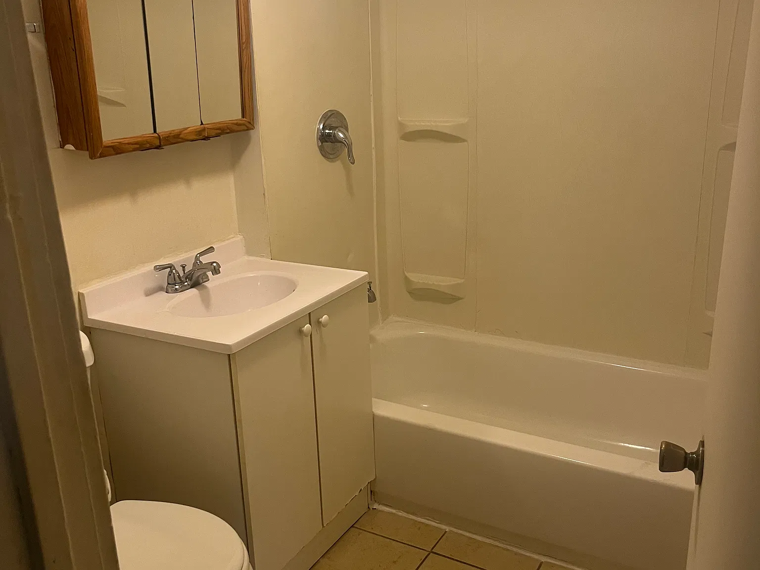 2 bed, 900 sqft, $1,675 — Photo 4