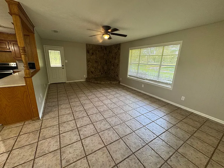 8174 FM 1402 — Photo 2