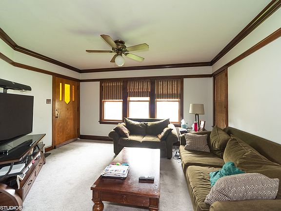 2nd image of 1655 E Lincoln Ave
