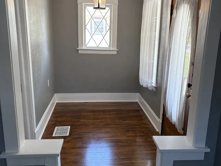 628 S Ash Ave — Photo 2