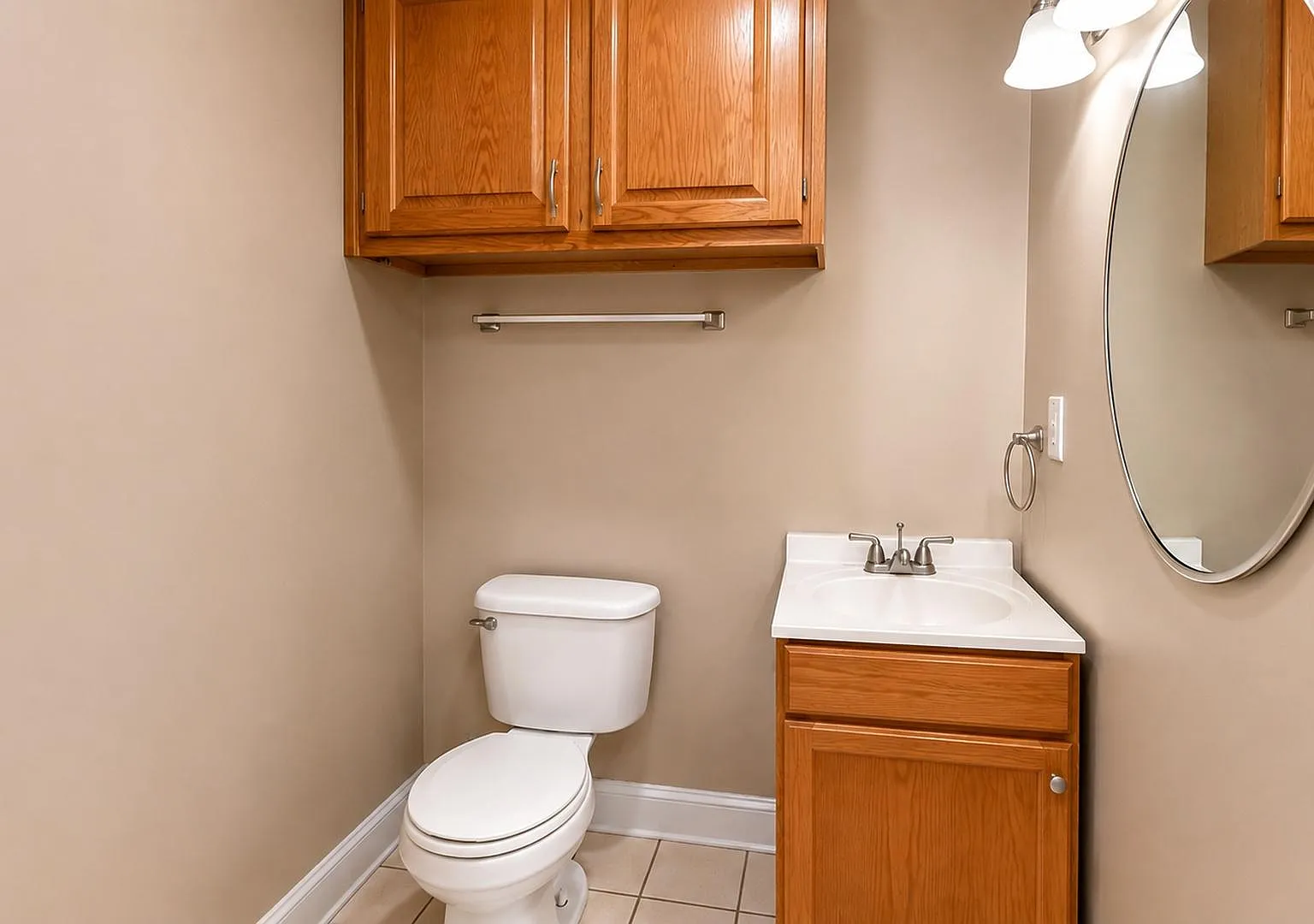 4 bed, 1.0 bath, 2303 sqft, $910 — Photo 2