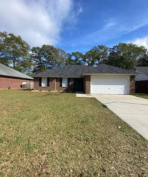 1261 Glastonbury Rd — Photo 3
