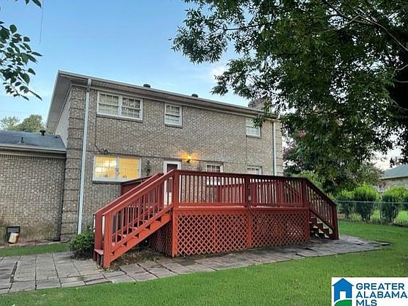 3rd image of 1219 27th Ave E