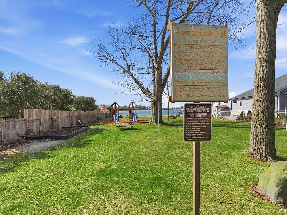 297 Starr Ave, photo 15