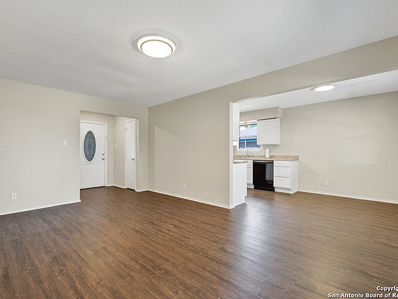 5th image of 221 MEADOW DR