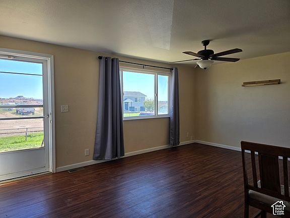3rd image of 941 N 1930 E