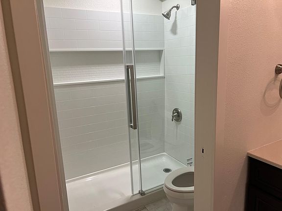 4th image of 822 16th Ave APT 10