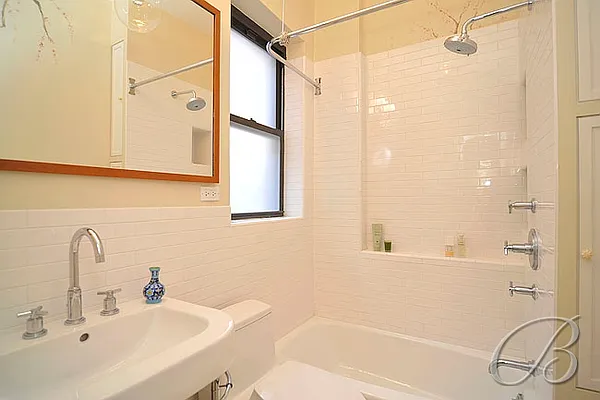 Sold by Bellmarc Realty | media 3