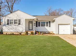 325 Van Buren St, West Babylon, NY 11704