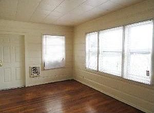 3rd image of 501 10th Ave N