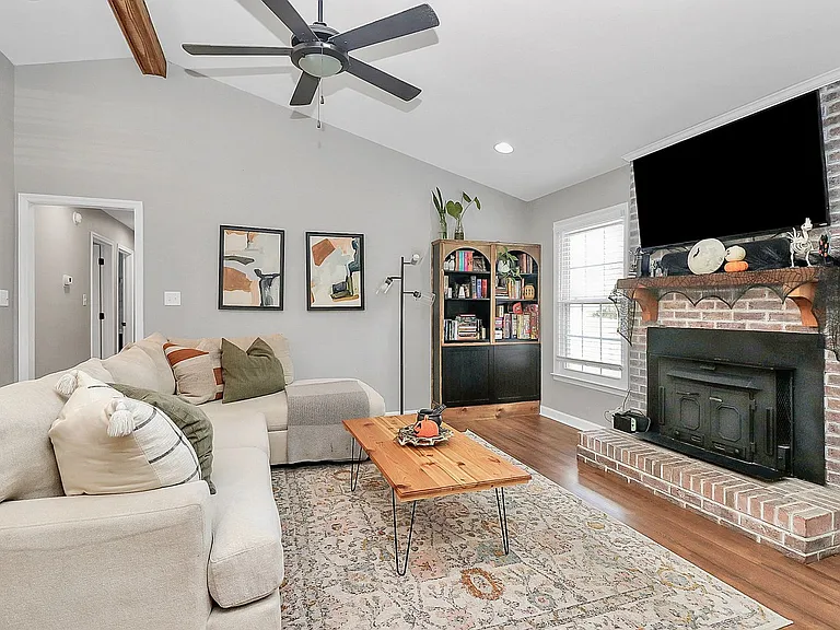 4227 Deerfield Dr — Photo 1