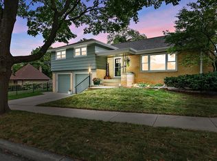 10410 W Melvina St, Wauwatosa, WI 53222