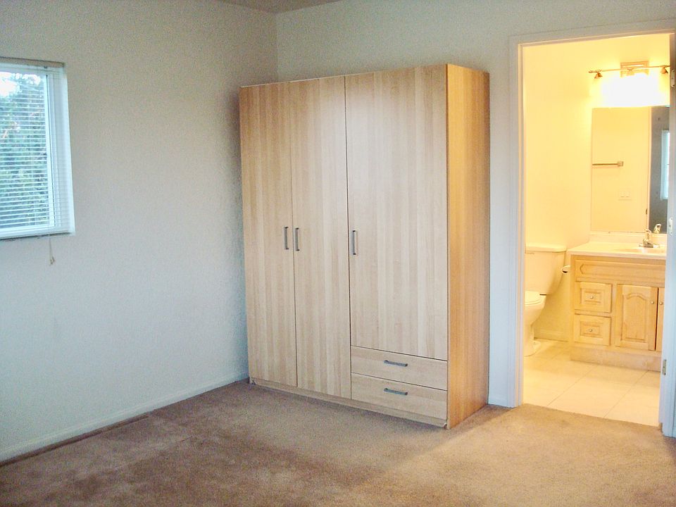 1st image of 4393 Clairemont Dr Unit 2