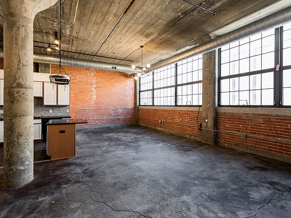 5th image of 5766 Trumbull St #203