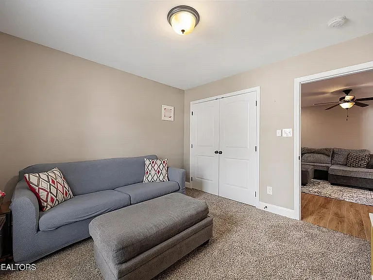 7931 Poplar Grove Ln — Photo 30