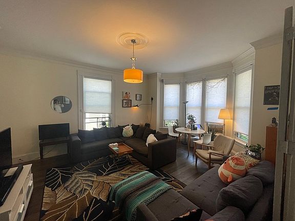 5th image of 108 School St #1