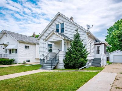7121 27th AVENUE, Kenosha, WI, 53143