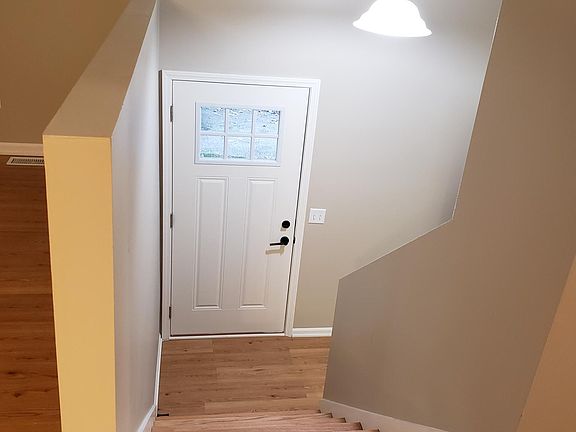4th image of 630 Hubert St NE