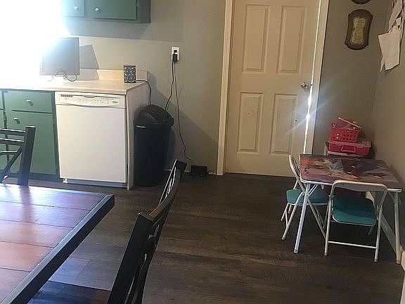 eat in kitchen