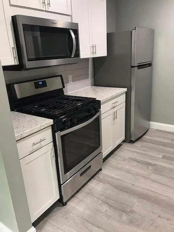 2 bed, 1100 sqft, $2,100 — Photo 2