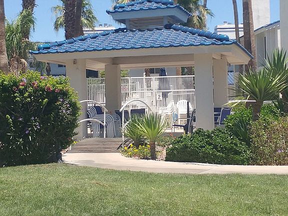 3rd image of 1800 Clubhouse Dr Unit 44