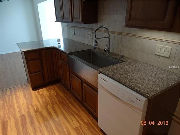 5th image of 1661 Galiano St