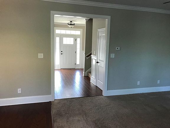 Front entry foyer into house