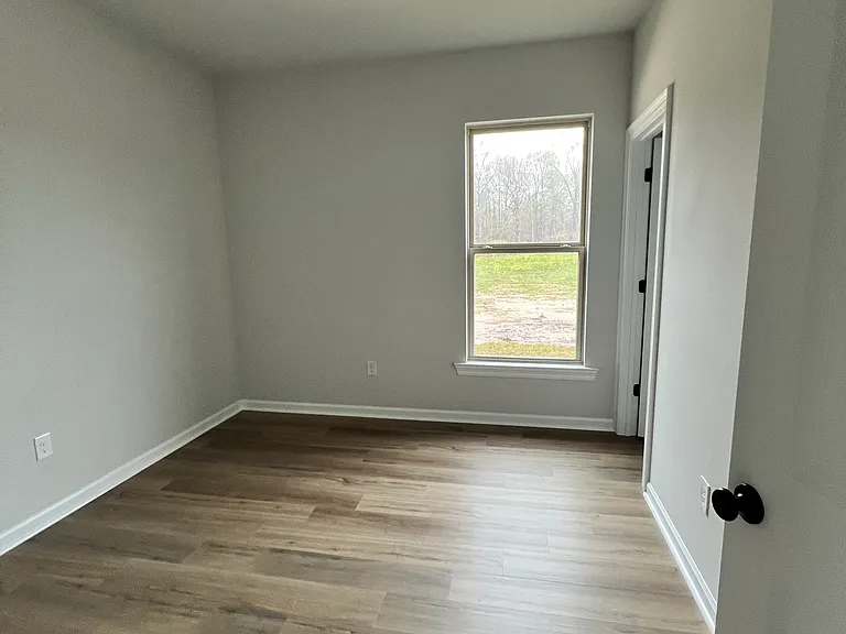 23511 Britton St — Photo 15