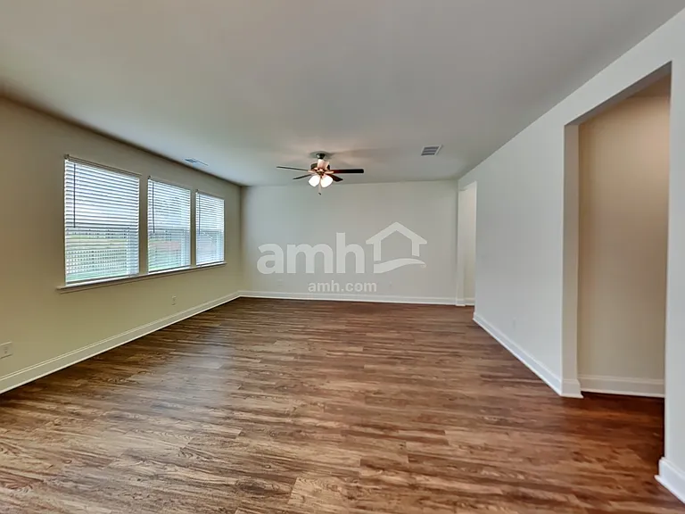 597 Slew Dr — Photo 5