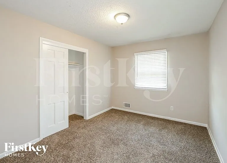 11404 E 62nd Ter — Photo 9
