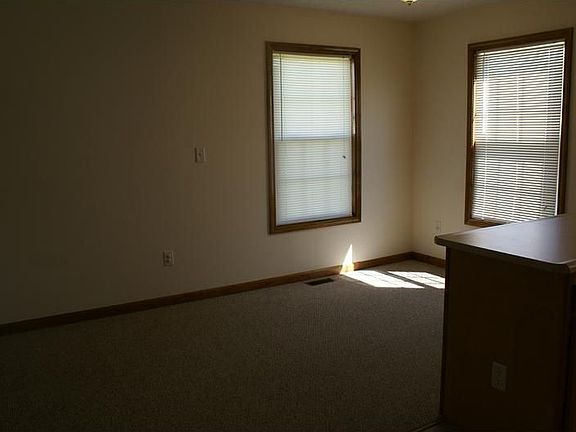 4th image of 1658 W Democracy St